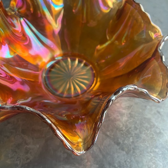 Carnival Glass 8 pointed bowl - Picture 12 of 17